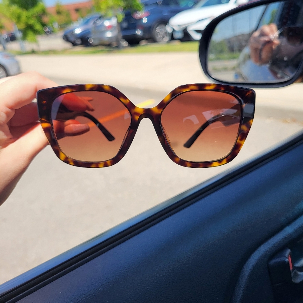 Brand new PRADA brown havana gradient-lens cat-eye sunglasses.